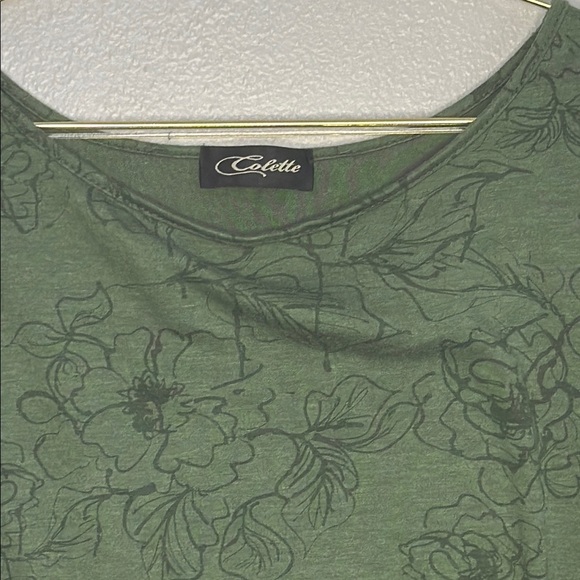 Green Asymmetrical Relaxed Blouse - Picture 2 of 4